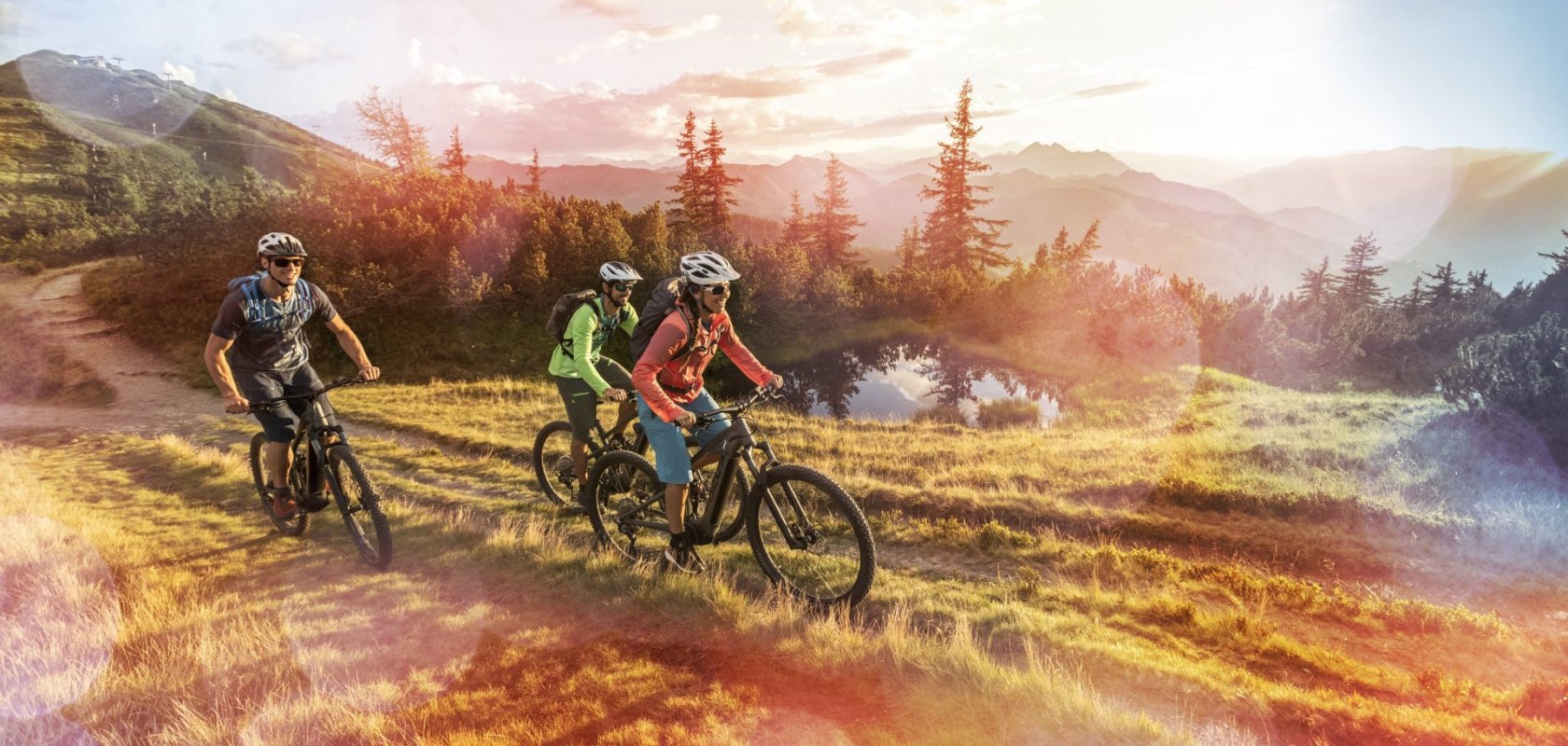 Header Bild - Flachau Tourismus - Radfahrer am Berg